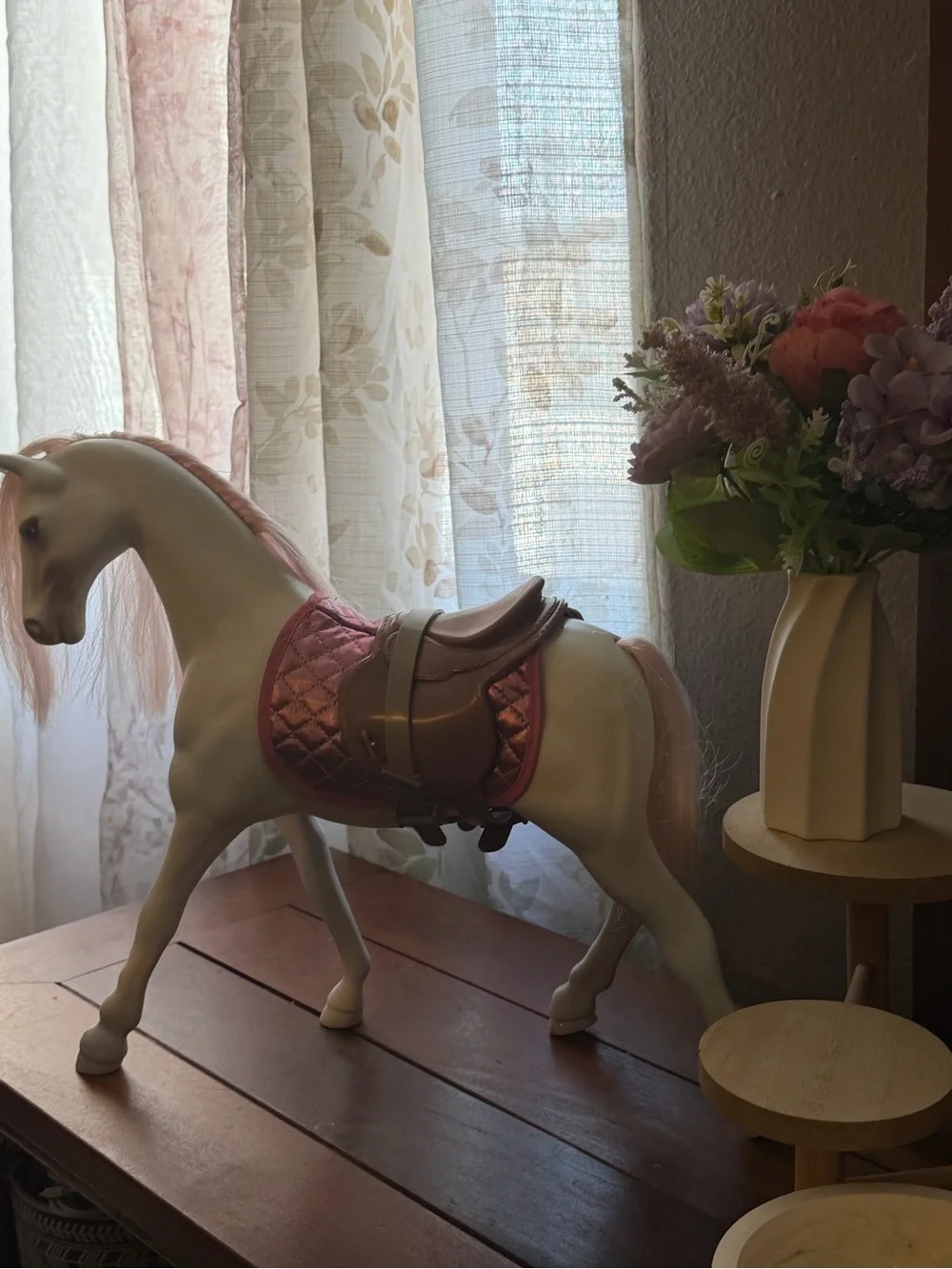 Glitter Girl By Battat Cream Horse Figurine with Pink Mane